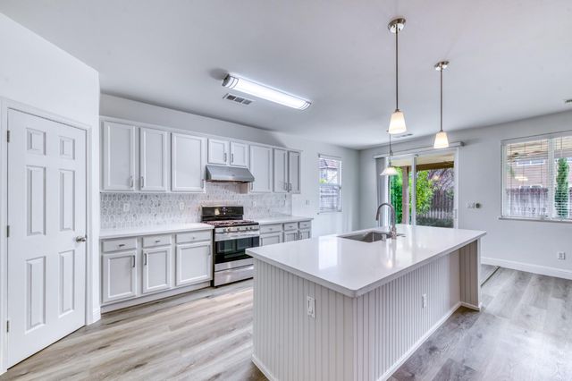 6575 E Cetti Avenue, Fresno, CA 93727