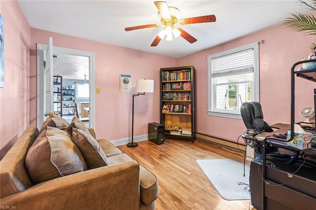 5720 Hawthorne LN, Portsmouth, VA 23703