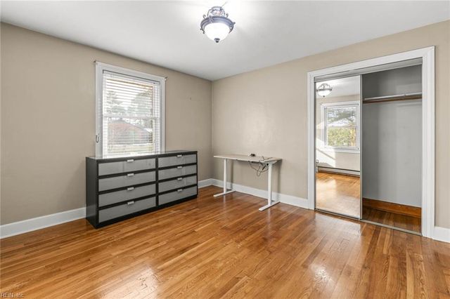 5720 Hawthorne LN, Portsmouth, VA 23703