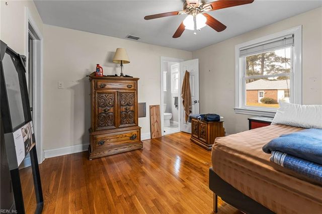 5720 Hawthorne LN, Portsmouth, VA 23703