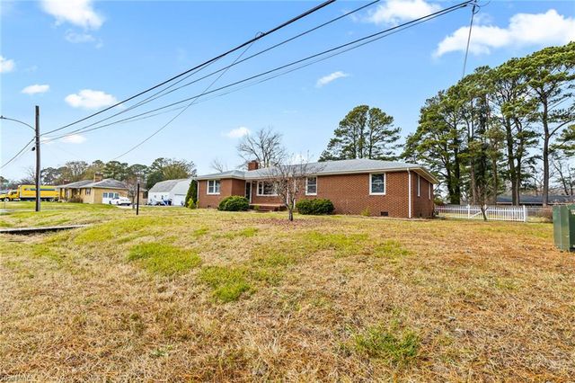 5720 Hawthorne LN, Portsmouth, VA 23703