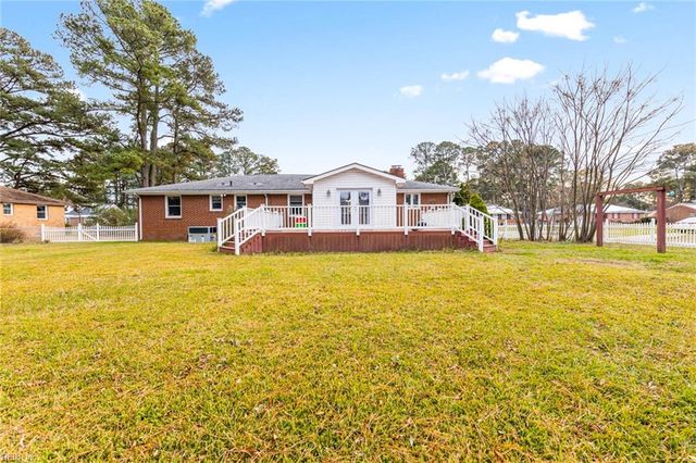 5720 Hawthorne LN, Portsmouth, VA 23703