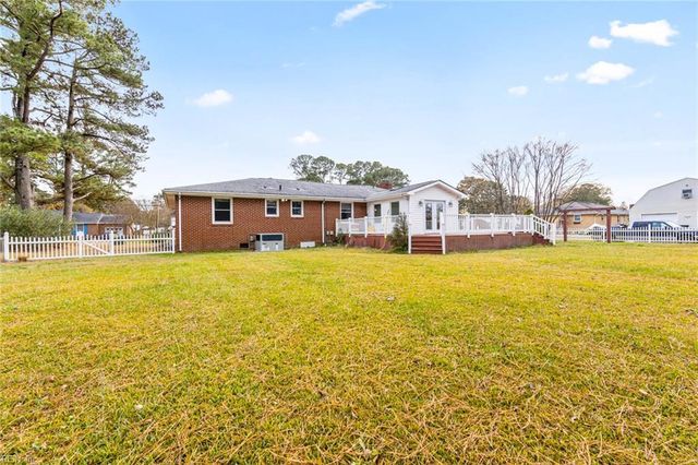 5720 Hawthorne LN, Portsmouth, VA 23703