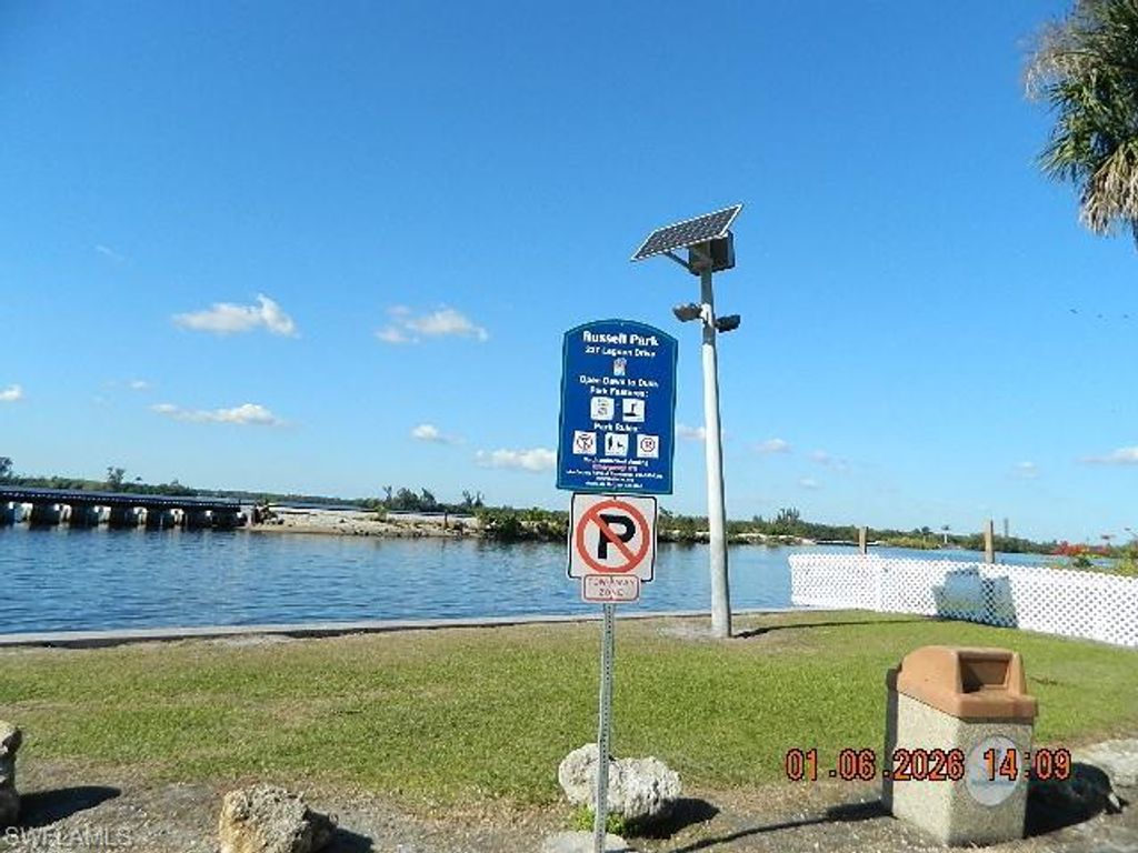 236 Lagoon DR, FORT MYERS, FL 33905 — photo 3