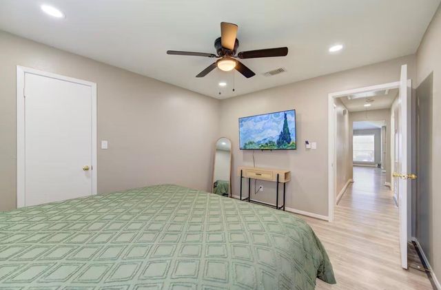 6131 Gladewell Drive, Houston, TX 77072