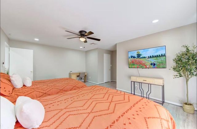 6131 Gladewell Drive, Houston, TX 77072