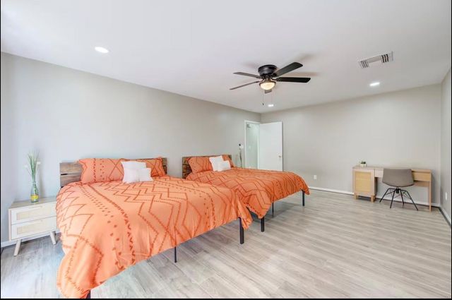 6131 Gladewell Drive, Houston, TX 77072