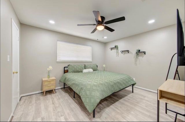 6131 Gladewell Drive, Houston, TX 77072