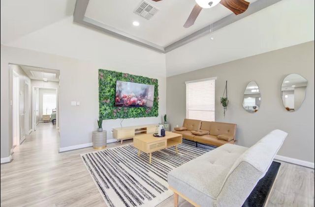 6131 Gladewell Drive, Houston, TX 77072