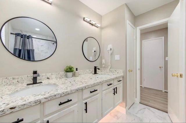 6131 Gladewell Drive, Houston, TX 77072