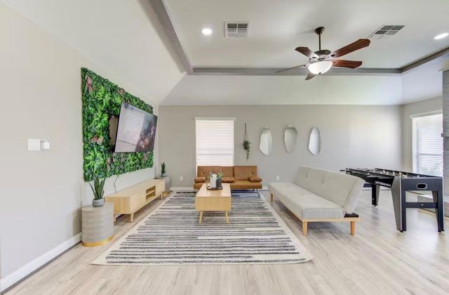 6131 Gladewell Drive, Houston, TX 77072