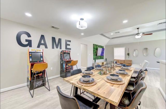 6131 Gladewell Drive, Houston, TX 77072