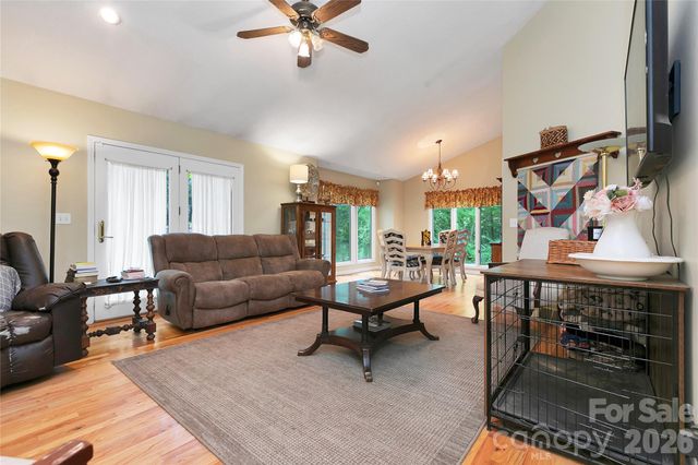149 Tucked In Lane, Brevard, NC 28712
