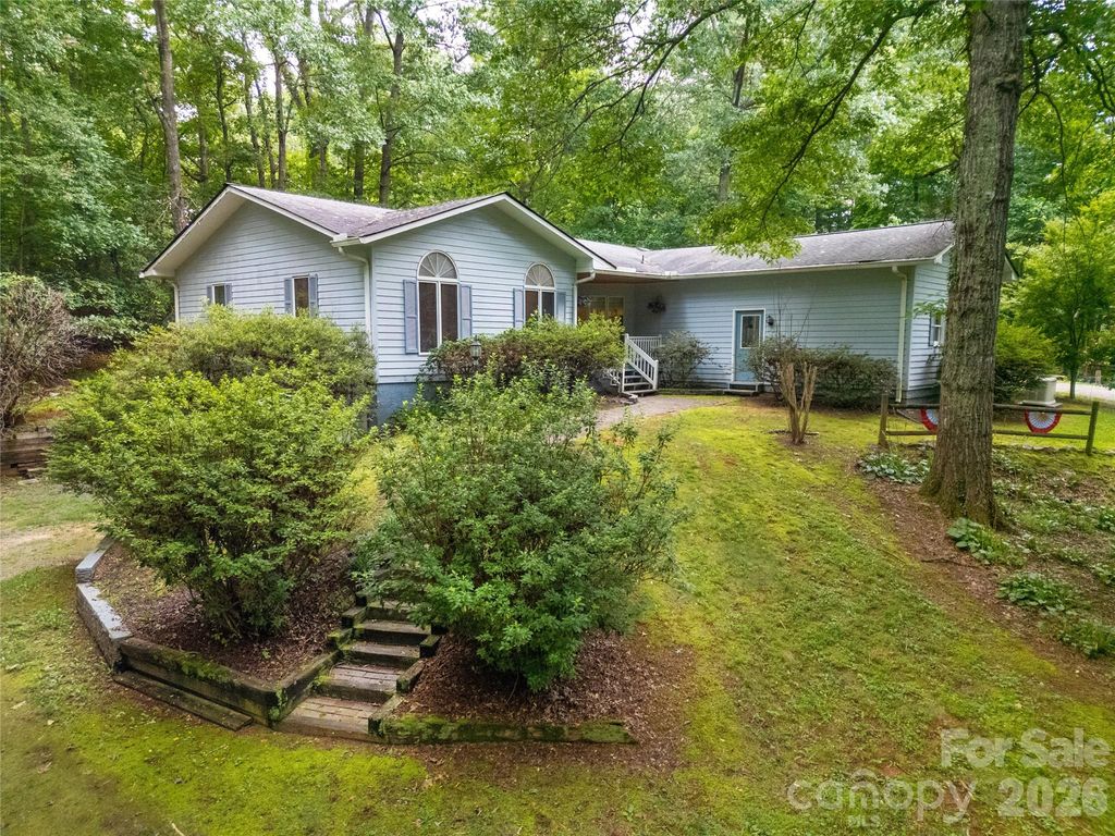 149 Tucked In Lane, Brevard, NC 28712