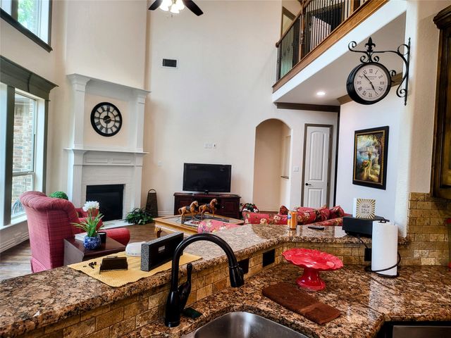 6401 Vintage Lake Drive, Arlington, TX 76016