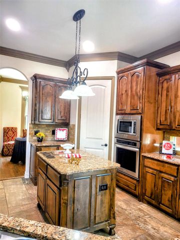 6401 Vintage Lake Drive, Arlington, TX 76016