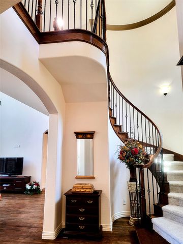 6401 Vintage Lake Drive, Arlington, TX 76016