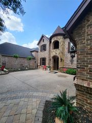 6401 Vintage Lake Drive, Arlington, TX 76016