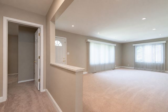 11655 S Nagle Avenue, Worth, IL 60482
