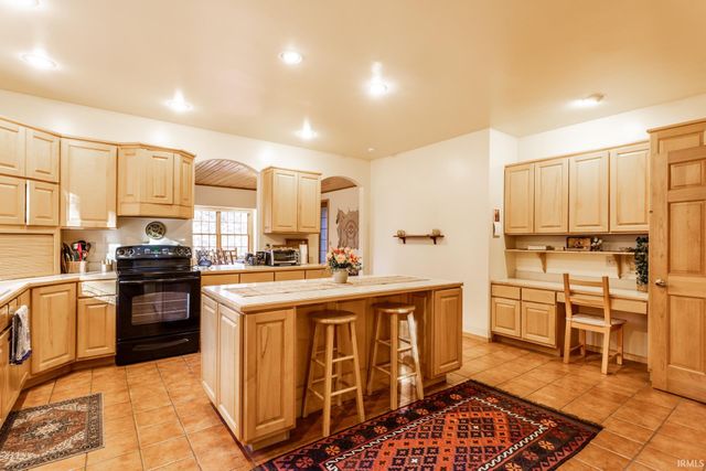 6671 E Gross Road, Bloomington, IN 47401