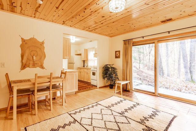 6671 E Gross Road, Bloomington, IN 47401