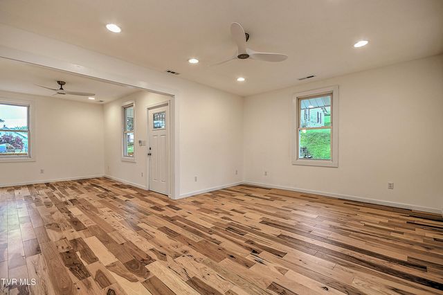 29013 Hillman Highway, Meadowview, VA 24361