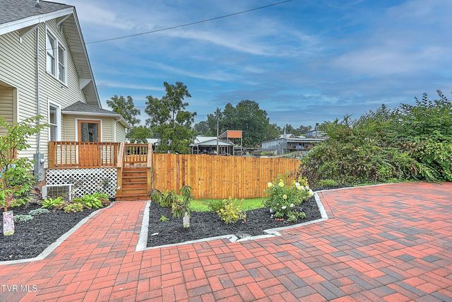 29013 Hillman Highway, Meadowview, VA 24361