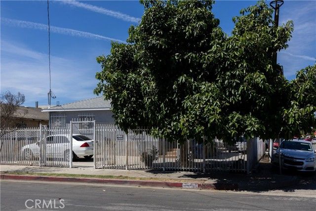 10703 Anzac, Los Angeles, CA 90059
