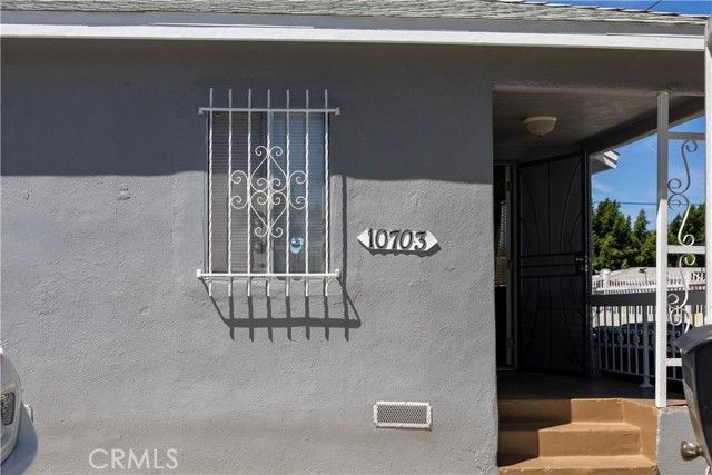 10703 Anzac, Los Angeles, CA 90059