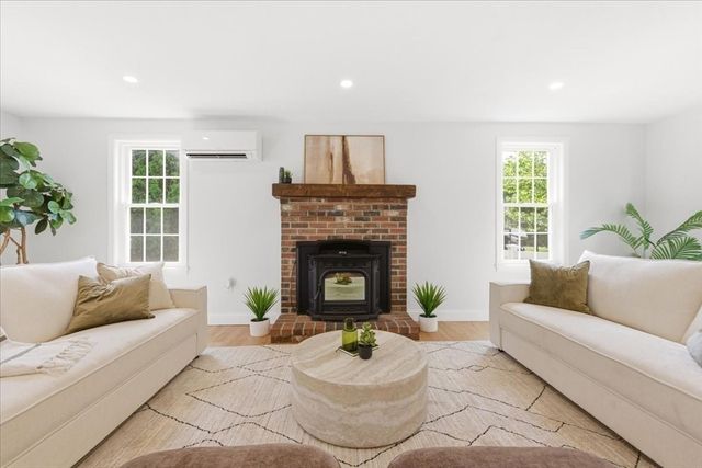 8 Eileen Road, Norton, MA 02766