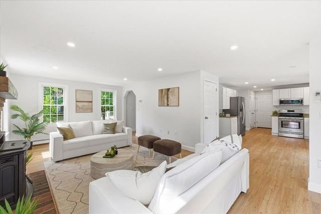 8 Eileen Road, Norton, MA 02766