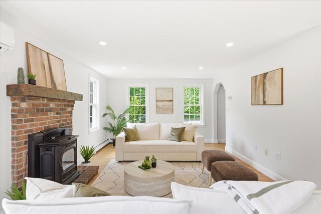 8 Eileen Road, Norton, MA 02766