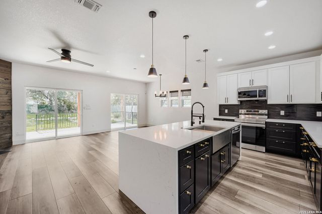 673 Mockingbird Cv, Spring Branch, TX 78070