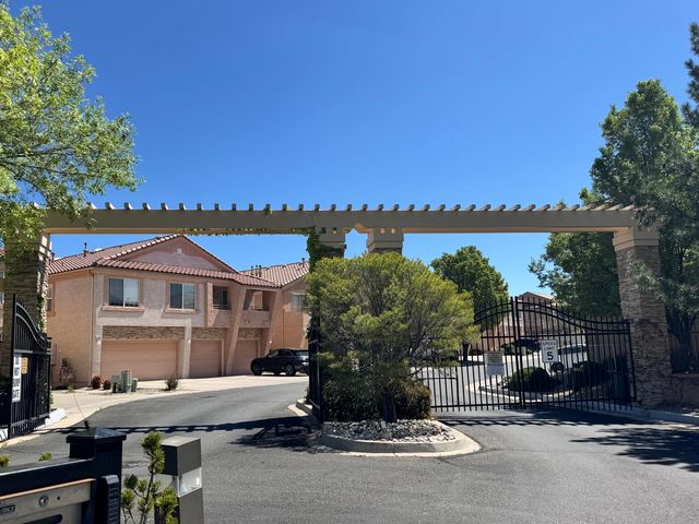 5239 Molokai Street NE, Albuquerque, NM 87111