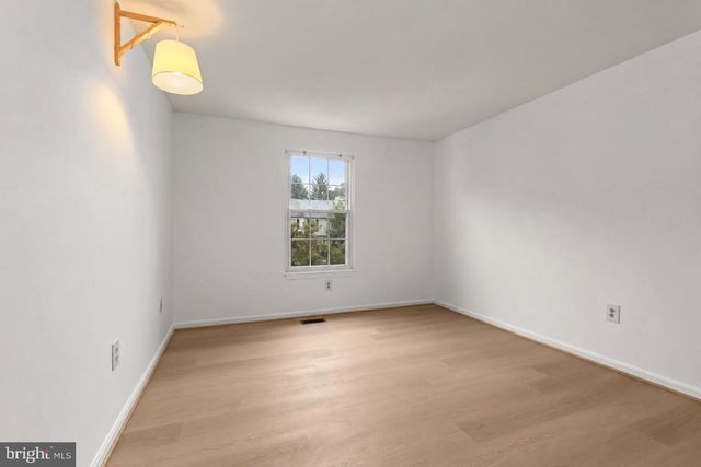 38 BATTERSEA BRIDGE CT, Lutherville Timonium, MD 21093