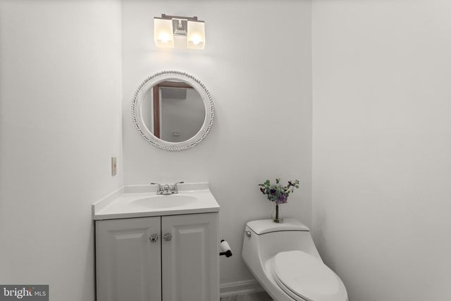 38 BATTERSEA BRIDGE CT, Lutherville Timonium, MD 21093