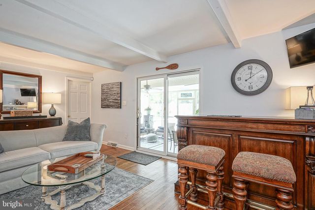 8 BRONDESBURY DR, Cherry Hill, NJ 08003