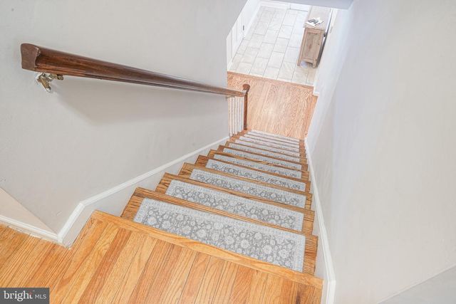 8 BRONDESBURY DR, Cherry Hill, NJ 08003