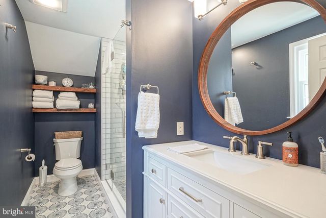 8 BRONDESBURY DR, Cherry Hill, NJ 08003