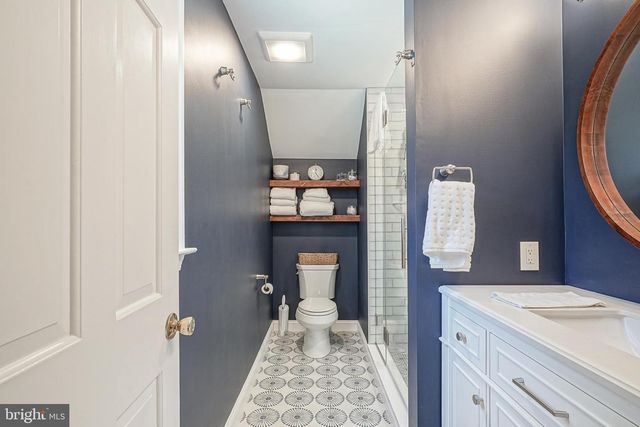 8 BRONDESBURY DR, Cherry Hill, NJ 08003