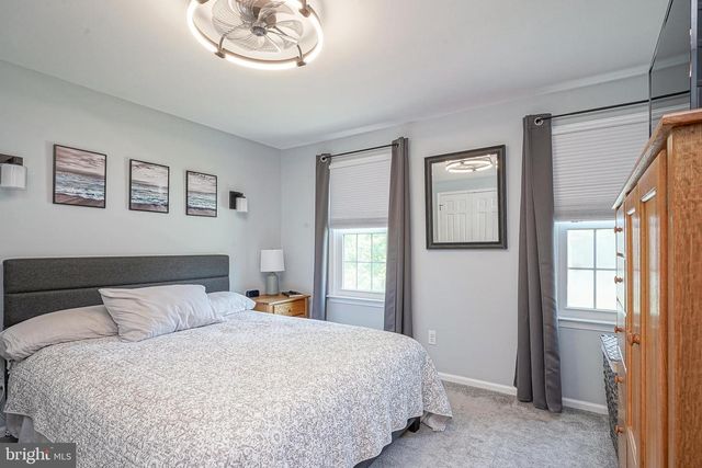8 BRONDESBURY DR, Cherry Hill, NJ 08003