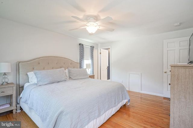 8 BRONDESBURY DR, Cherry Hill, NJ 08003