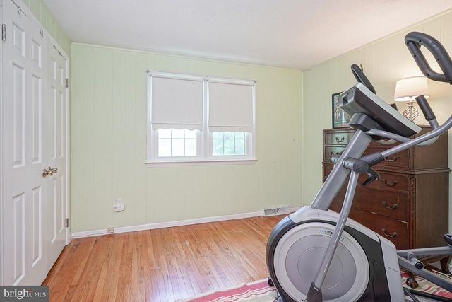 8 BRONDESBURY DR, Cherry Hill, NJ 08003