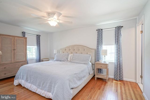 8 BRONDESBURY DR, Cherry Hill, NJ 08003