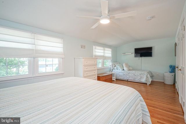8 BRONDESBURY DR, Cherry Hill, NJ 08003