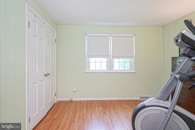 8 BRONDESBURY DR, Cherry Hill, NJ 08003