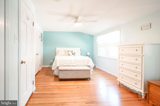 8 BRONDESBURY DR, Cherry Hill, NJ 08003