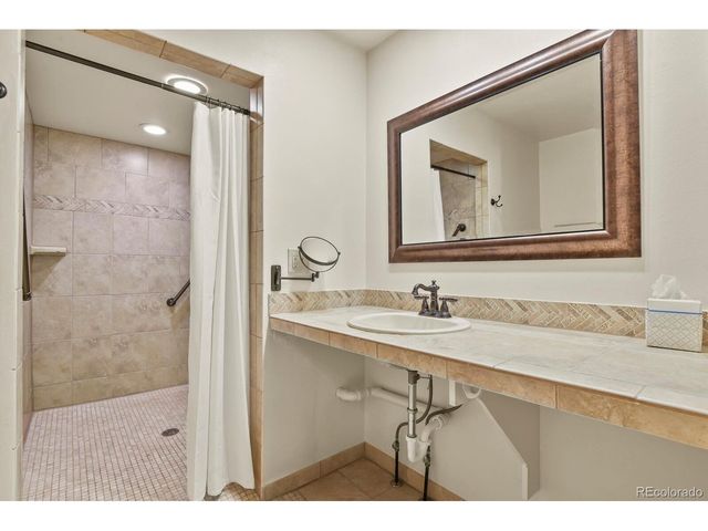 7602 S Cove Cir, Centennial, CO 80122