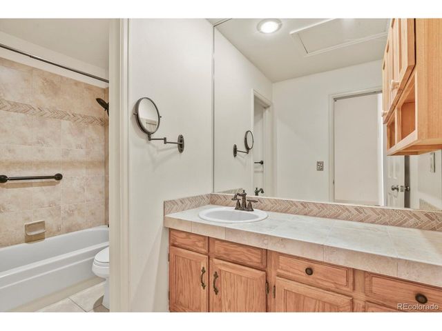 7602 S Cove Cir, Centennial, CO 80122