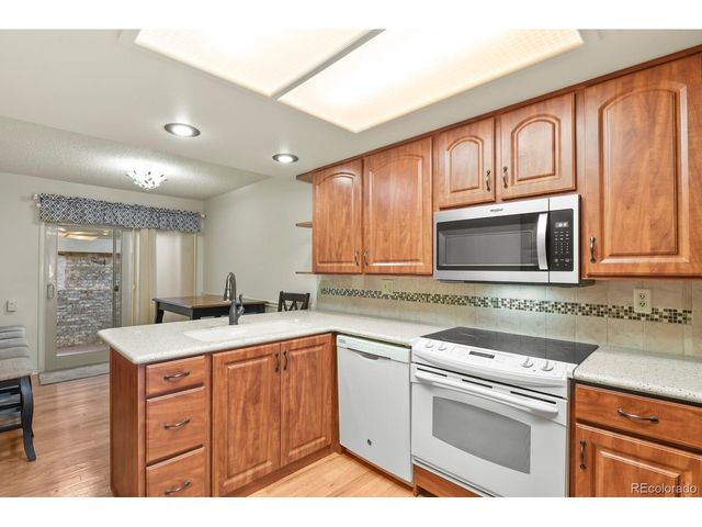 7602 S Cove Cir, Centennial, CO 80122